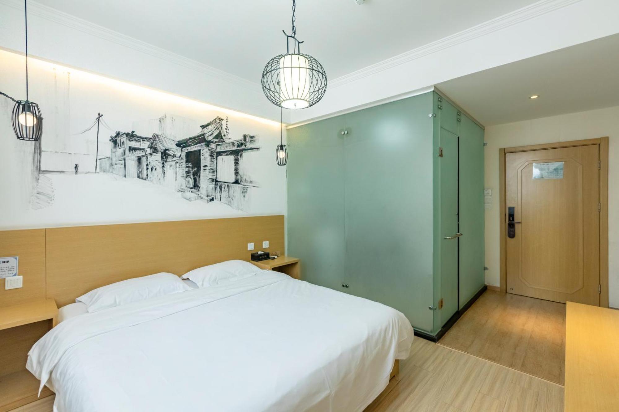 Happy Dragon City Center Alley Hotel -In The City Center With Big Window&Heater, Ticket Service&Free Coffee&Food Recommendation,Near Tian Anmen Forbiddencity,Easy To Get Traditional Walking Area&Shichahai Beijing Bagian luar foto