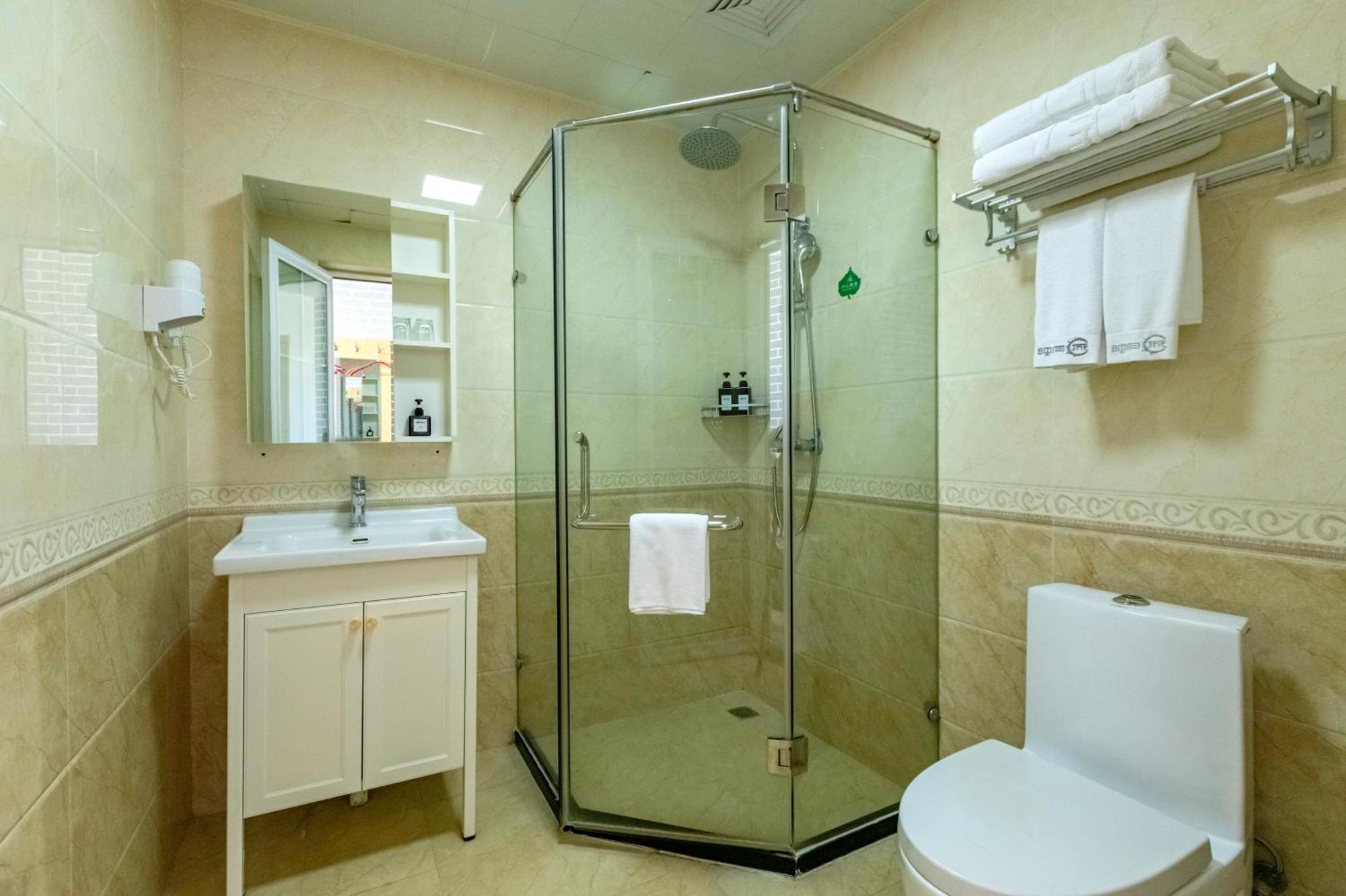 Happy Dragon City Center Alley Hotel -In The City Center With Big Window&Heater, Ticket Service&Free Coffee&Food Recommendation,Near Tian Anmen Forbiddencity,Easy To Get Traditional Walking Area&Shichahai Beijing Bagian luar foto